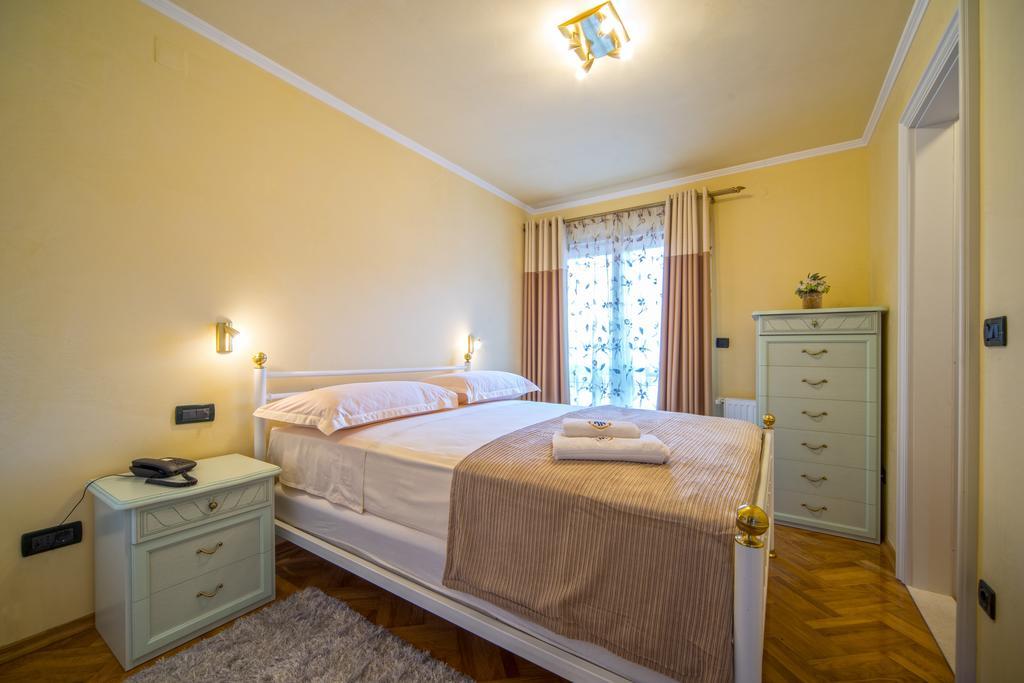 Apartments Anna Omis Room photo