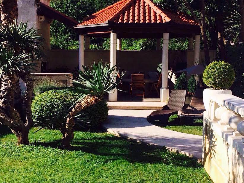 Apartments Anna Omis Exterior photo